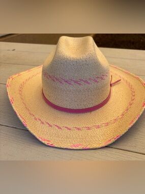 Atwood Pink Pinto cowgirl hat. Women’s small, kids large.